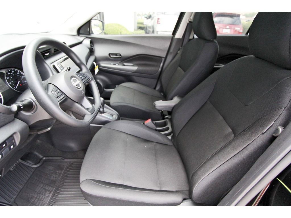 2025 Nissan Kicks Play S - 5