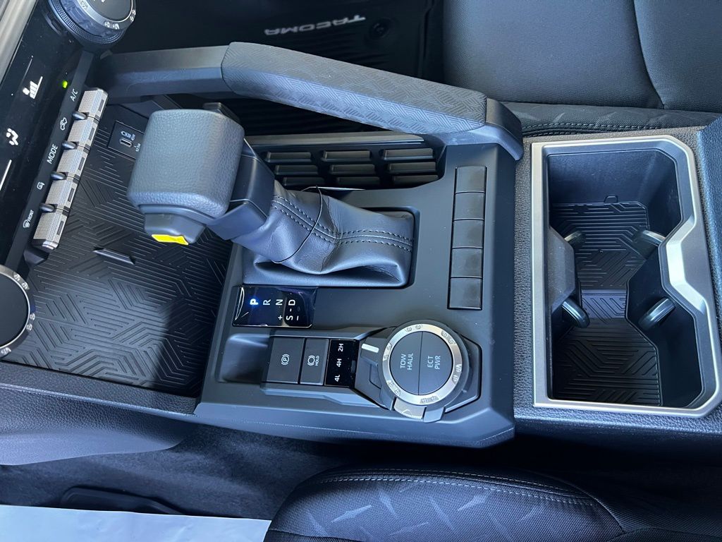 2025 Toyota Tacoma SR5 Double Cab photo 27