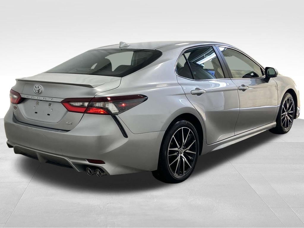 2024 Toyota Camry SE photo 3