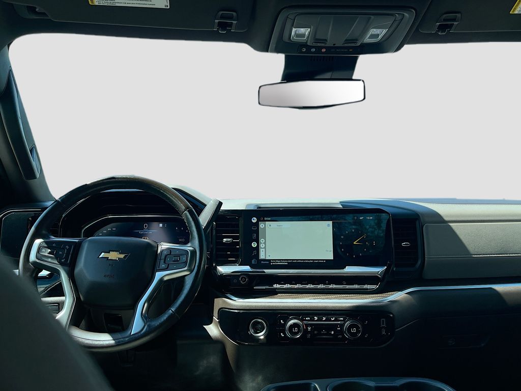 Used 2022 White Chevrolet LT image 22