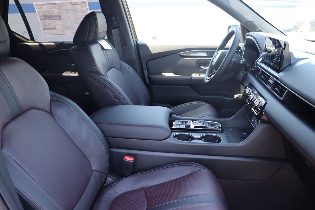 2025 Honda Pilot Black Edition 23