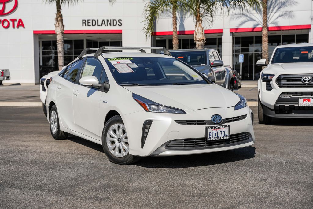 2021 Toyota Prius L Eco FWD