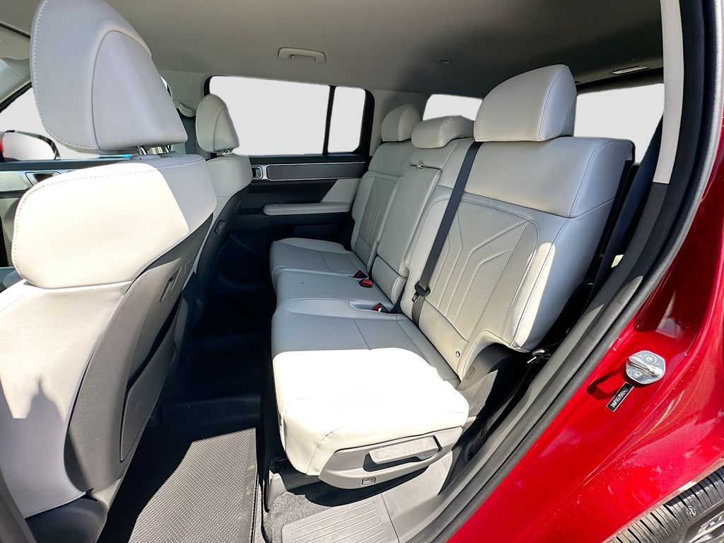 2025 Hyundai Santa Fe SEL 16