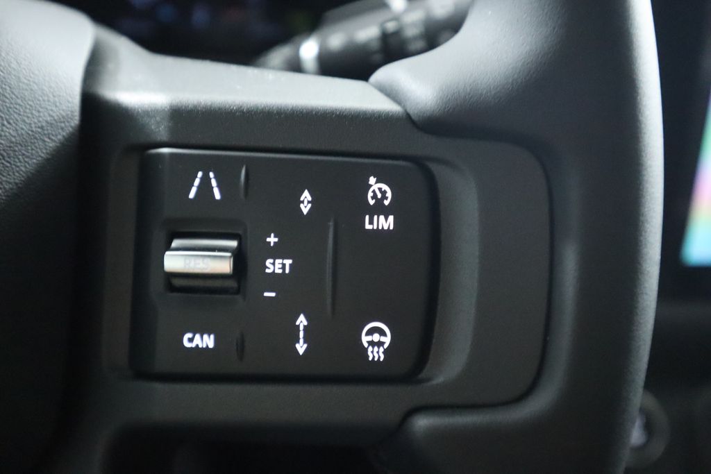 2025 Land Rover Defender 110 13