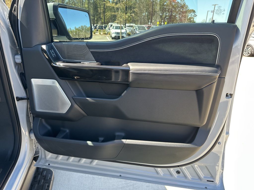 2024 Avalanche Ford F-150 Lightning Platinum AWD Truck