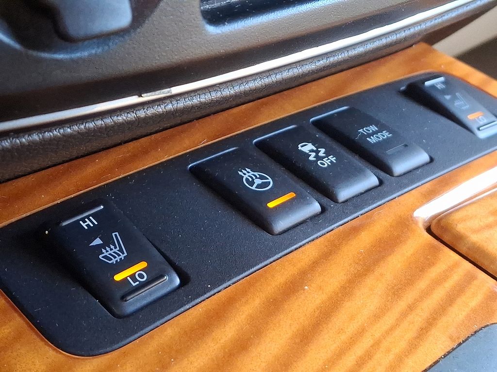 Thumbnail: 2015 Nissan Armada - 29