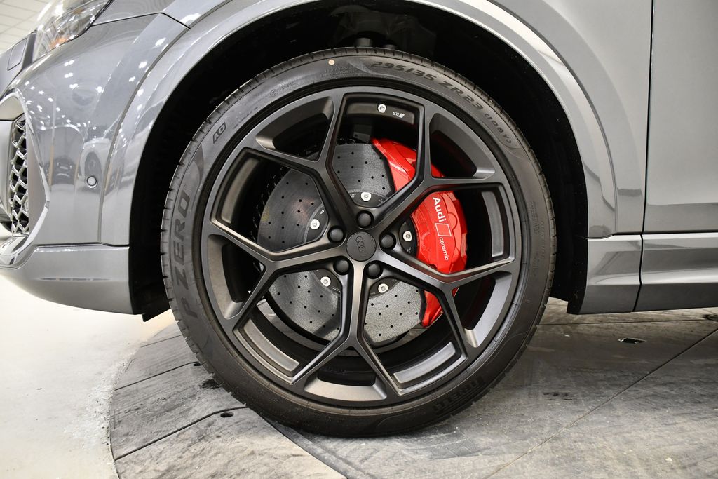 Thumbnail: 2026 Audi RS Q8 - 12