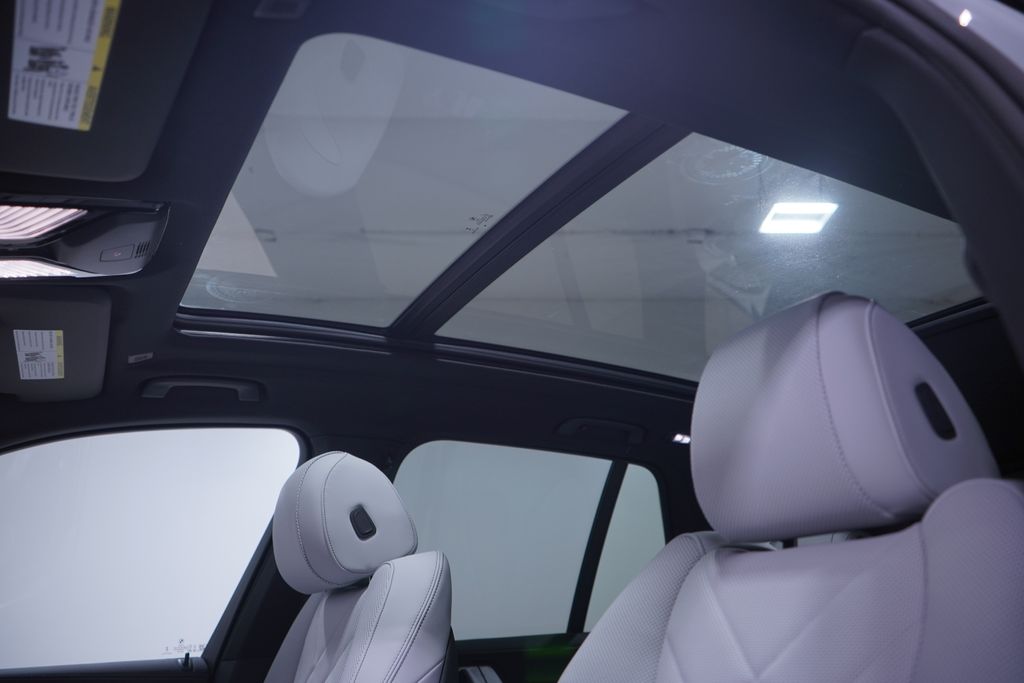 Thumbnail: 2026 BMW X5 - 8