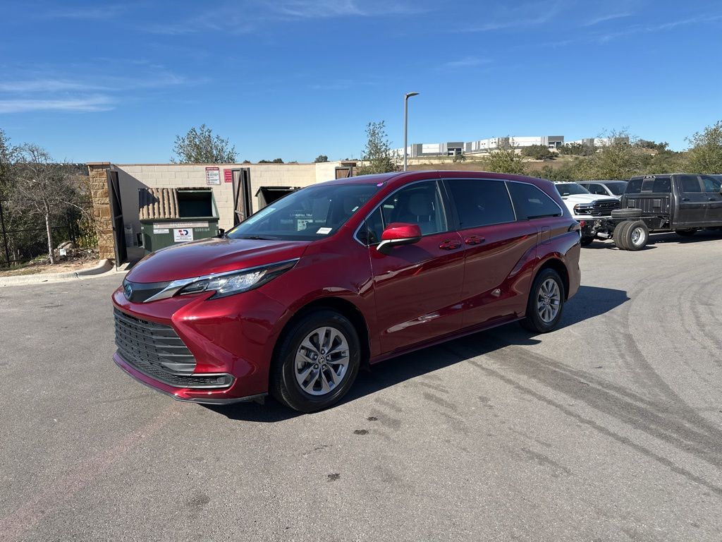 Used Car 2025 Toyota Sienna  Le For Sale Under $40,000 In Austin, Texas