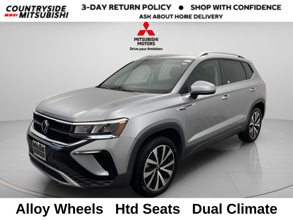 Pyrite Silver Metallic 2024 Volkswagen Taos SE FWD SUV / Crossover Front-Wheel Drive 8-Speed Automatic