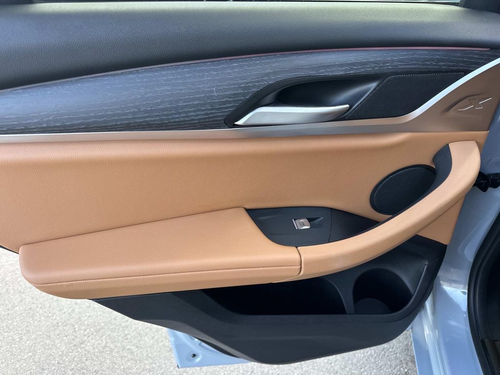 Thumbnail: 2022 BMW X4 - 29