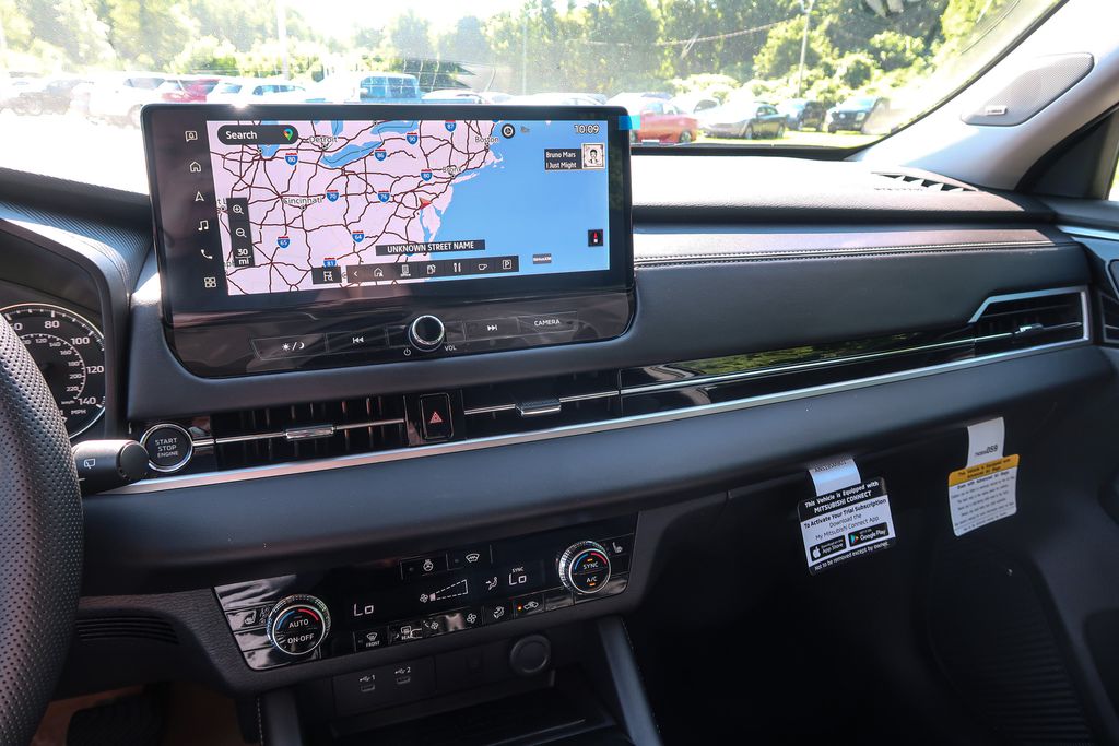 2026 Mitsubishi Outlander SE
