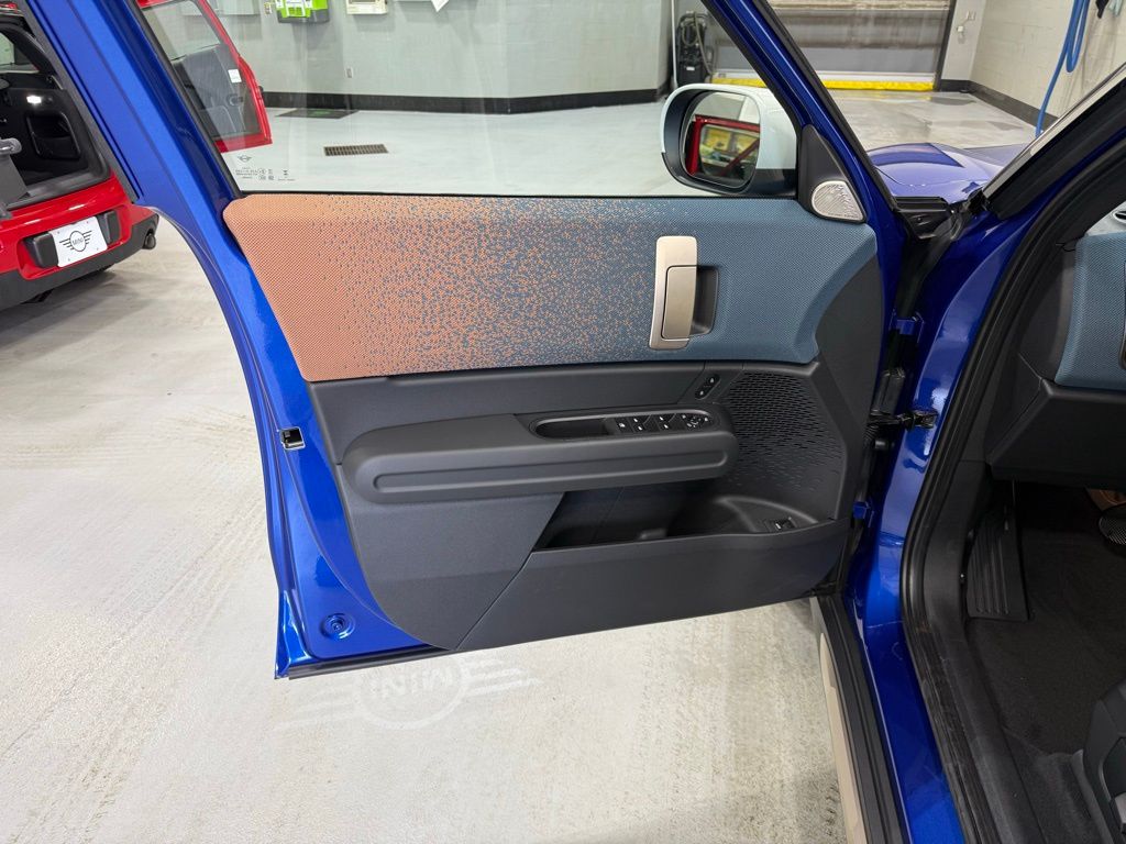 Thumbnail: 2025 MINI Cooper Countryman - 10