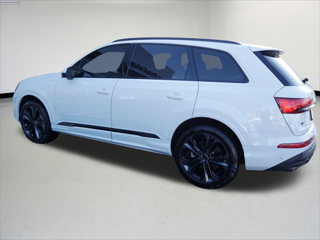 Thumbnail: 2025 Audi Q7 - 2