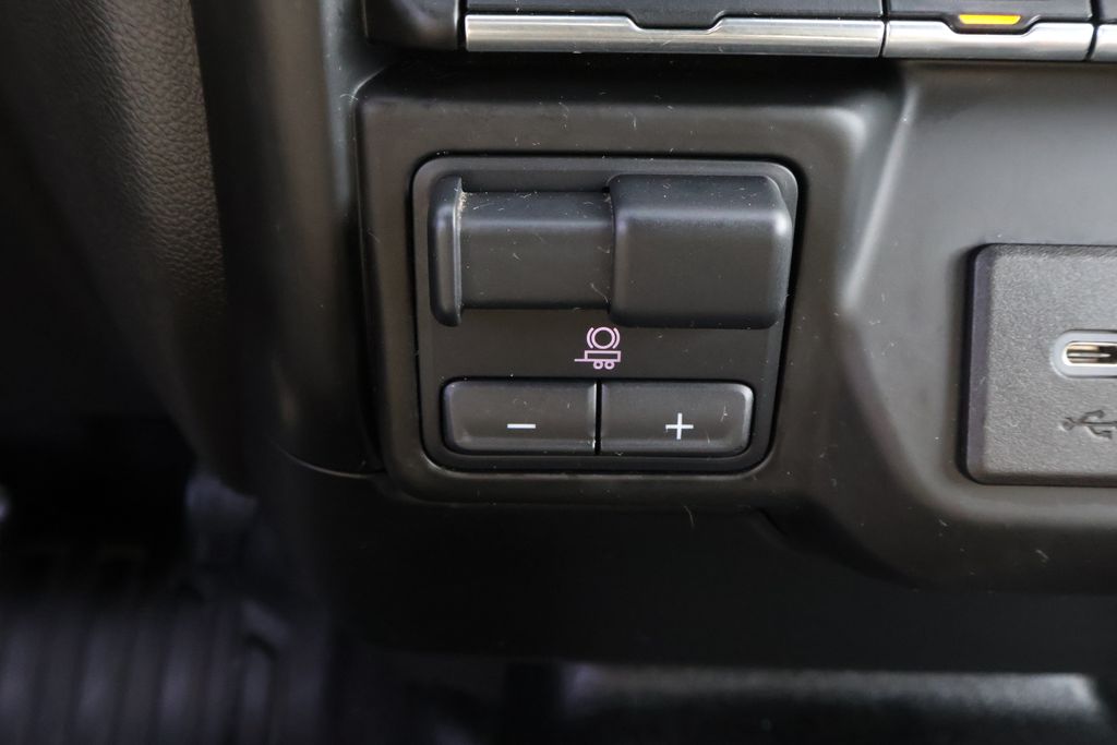 Thumbnail: 2021 Chevrolet Silverado 1500 - 27