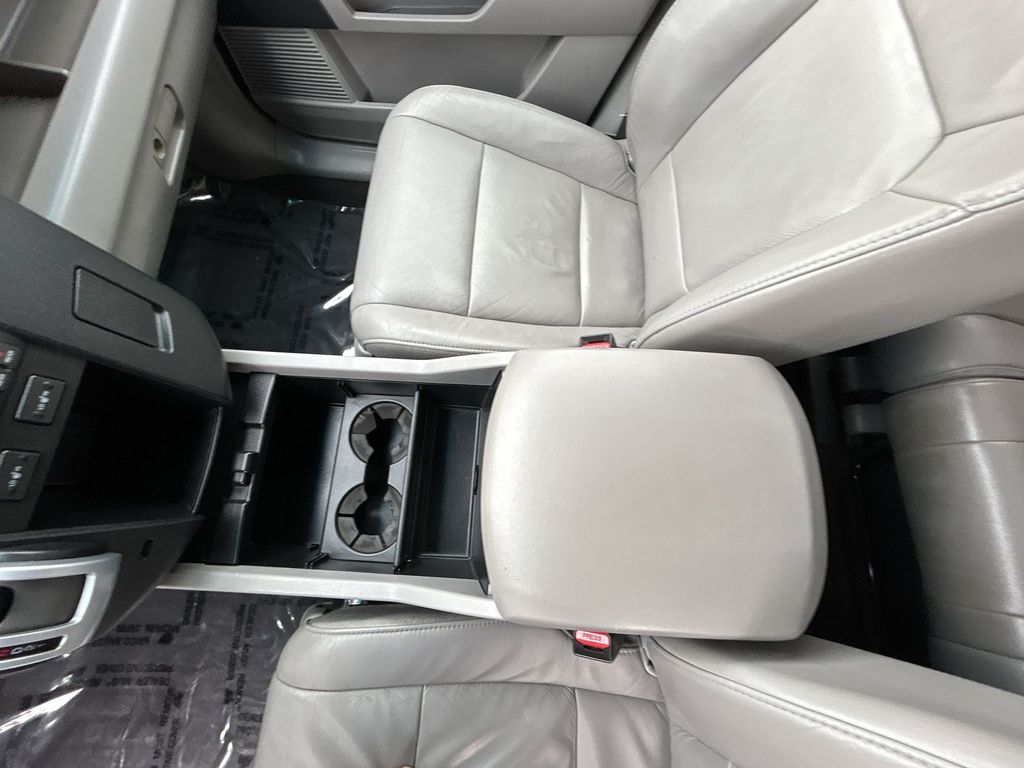 Thumbnail: 2011 Honda Pilot - 20