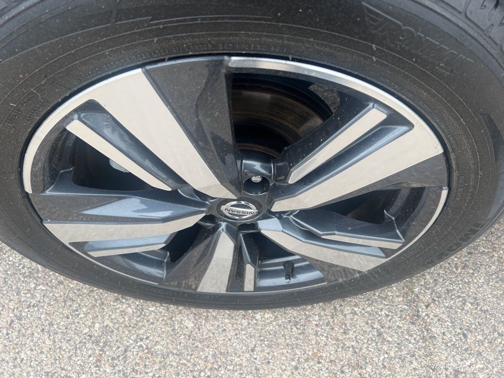 2021 Nissan Rogue SL photo