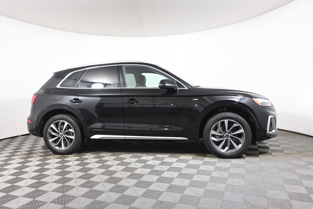 Thumbnail: 2023 Audi Q5 - 8