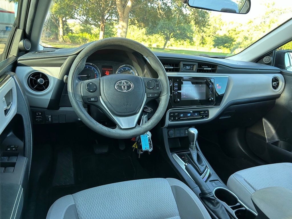2018 Toyota Corolla LE 12