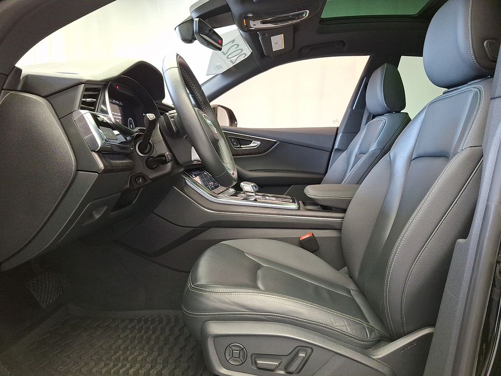 Thumbnail: 2021 Audi Q8 - 13