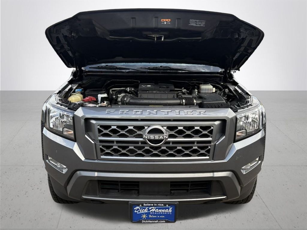 2022 Nissan Frontier SV