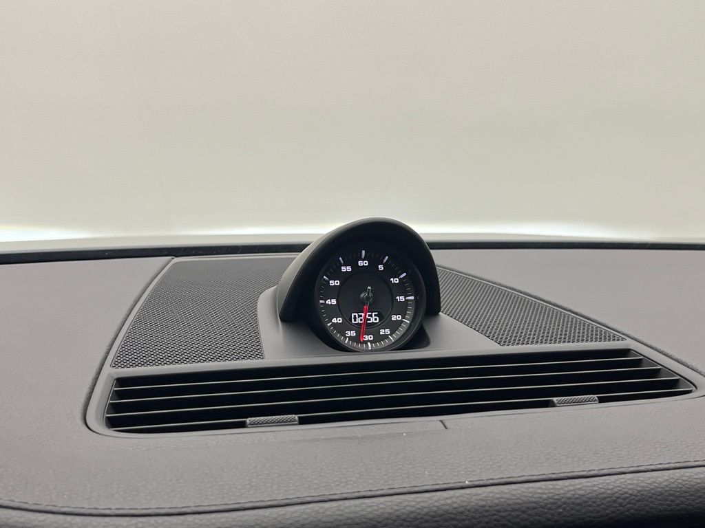 Thumbnail: 2023 Porsche Panamera - 23