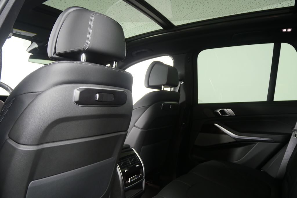 Thumbnail: 2026 BMW X5 - 17