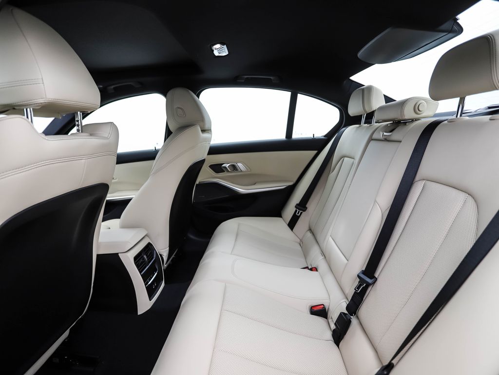 Thumbnail: 2026 BMW 3 Series - 22