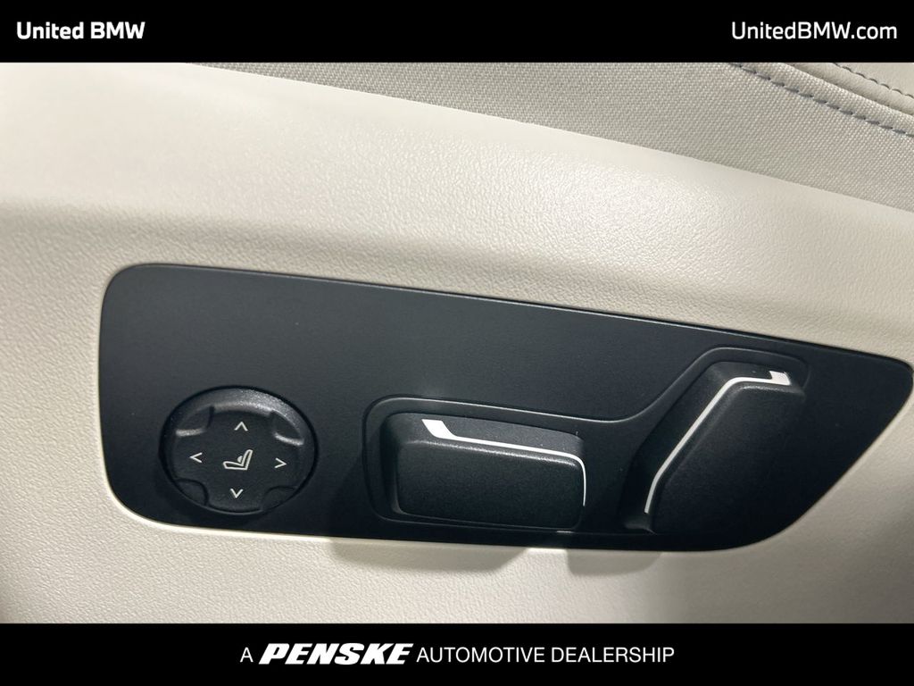 Thumbnail: 2026 BMW 5 Series - 12