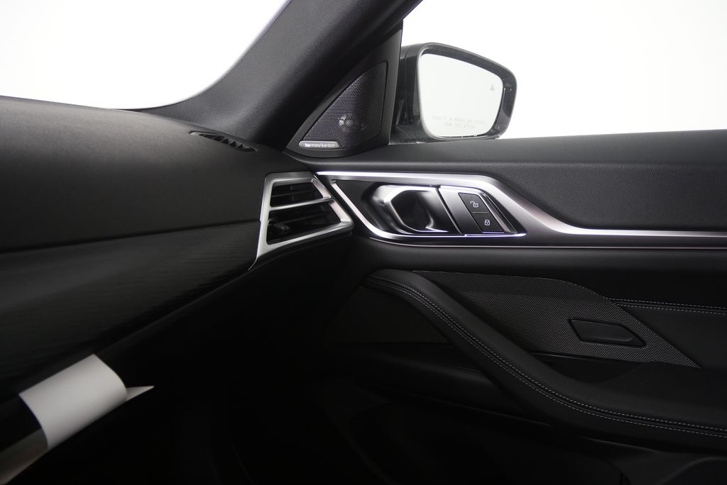 Thumbnail: 2026 BMW 4 Series - 26