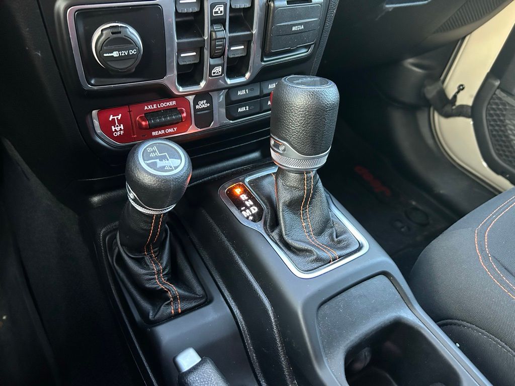 Thumbnail: 2020 Jeep Gladiator - 26
