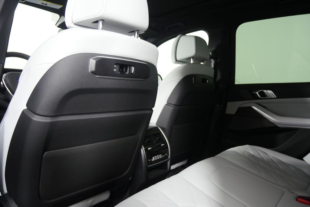 Thumbnail: 2026 BMW X5 - 17