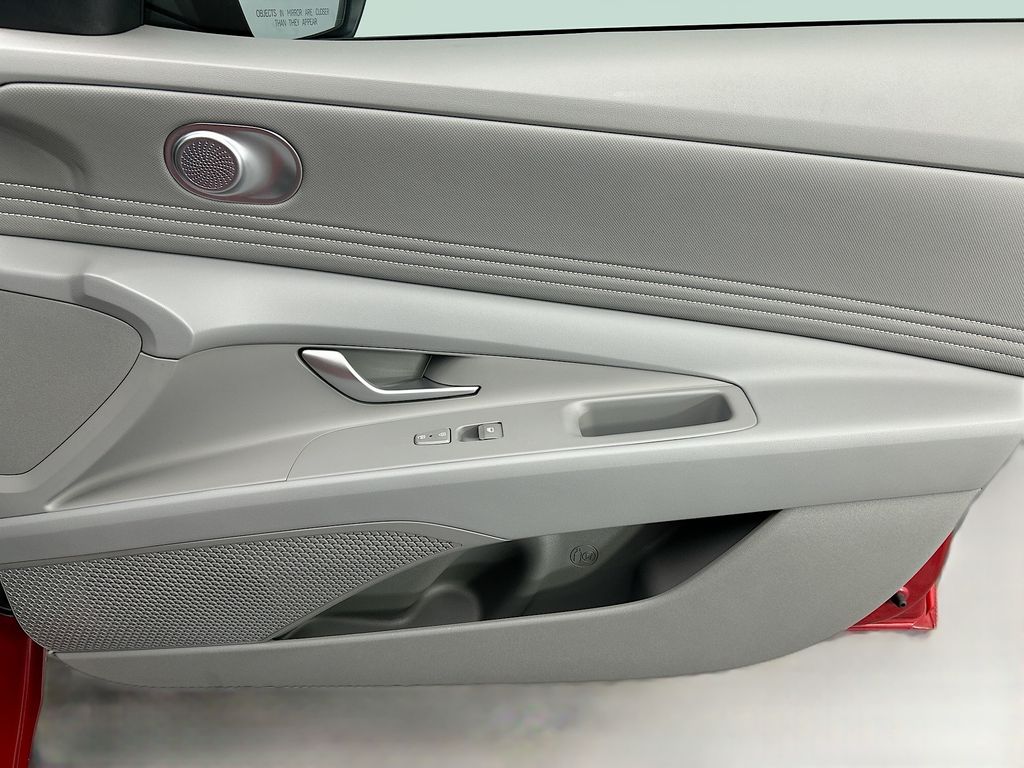 Thumbnail: 2025 Hyundai Elantra - 24