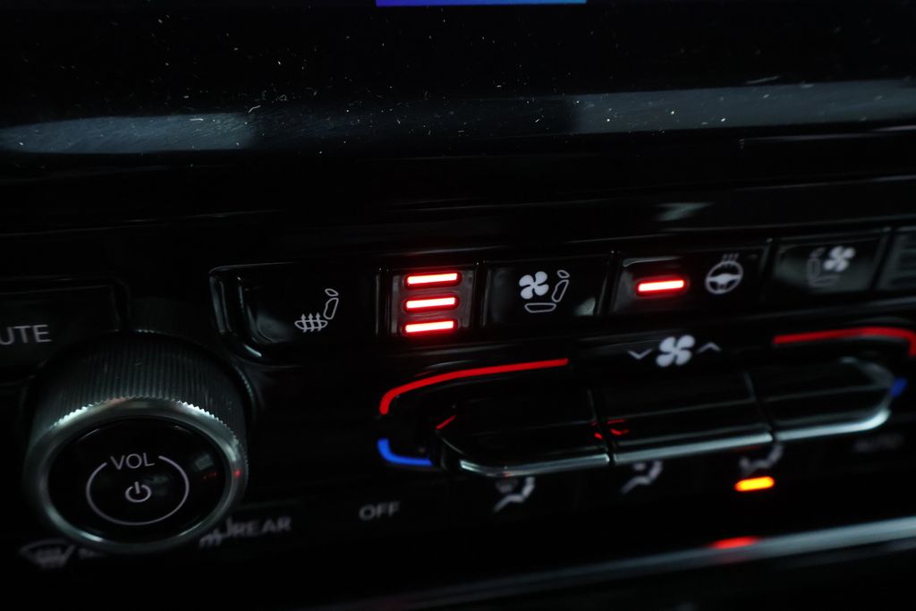 Thumbnail: 2024 Jeep Grand Cherokee - 27