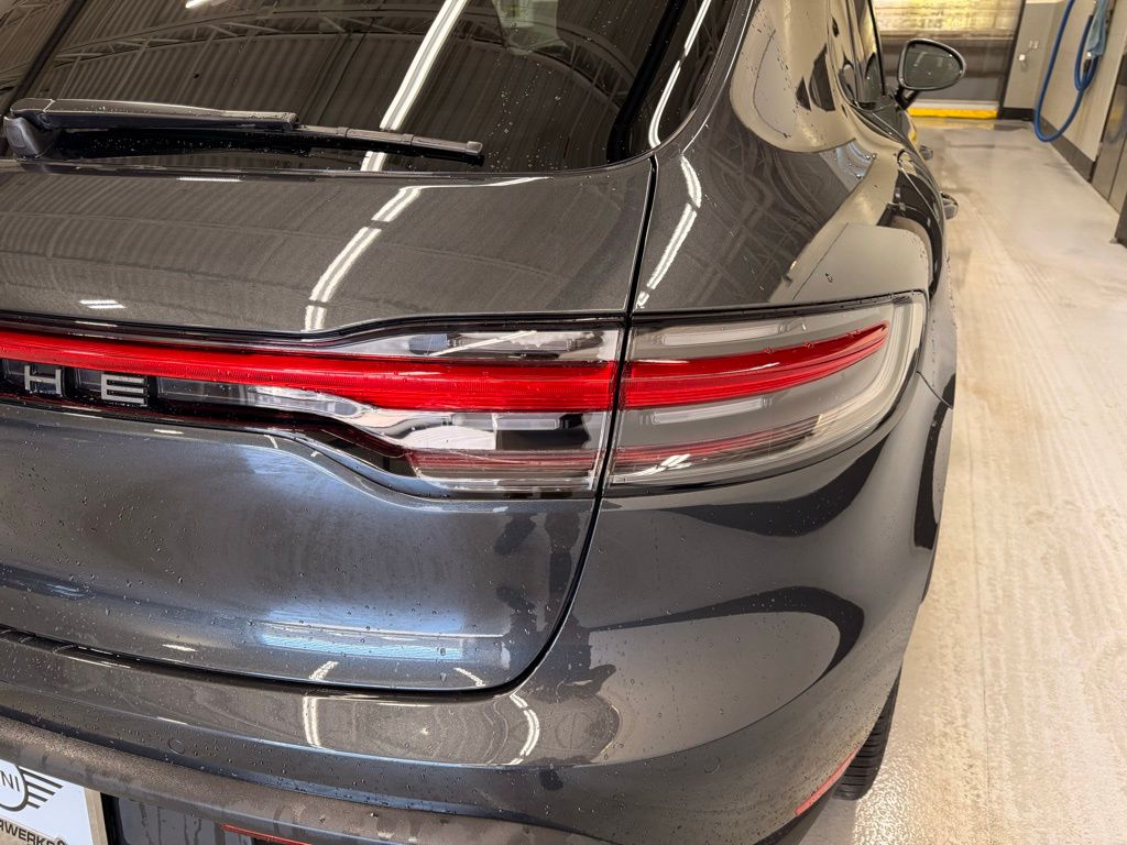 2023 Porsche Macan Base 5