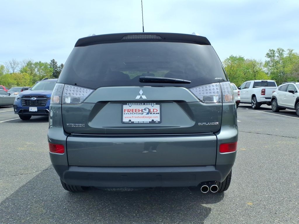 used 2008 Mitsubishi Outlander car, priced at $7,900