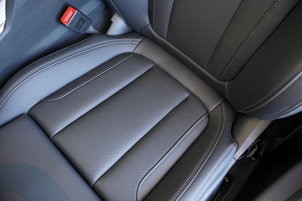 Thumbnail: 2026 BMW 3 Series - 12