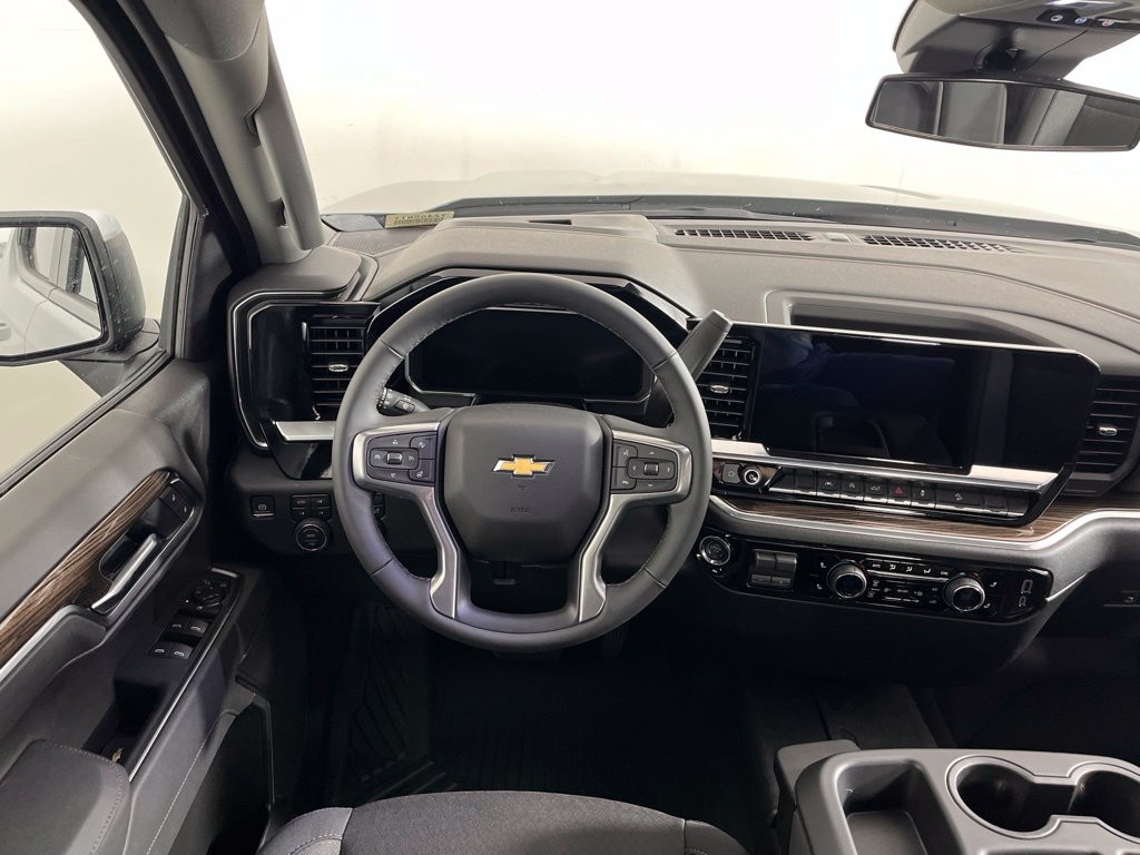 Thumbnail: 2026 Chevrolet Silverado 1500 - 17
