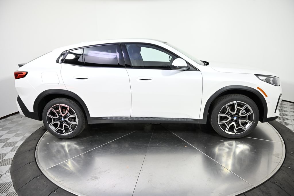 2025 BMW X2 xDrive28i 6