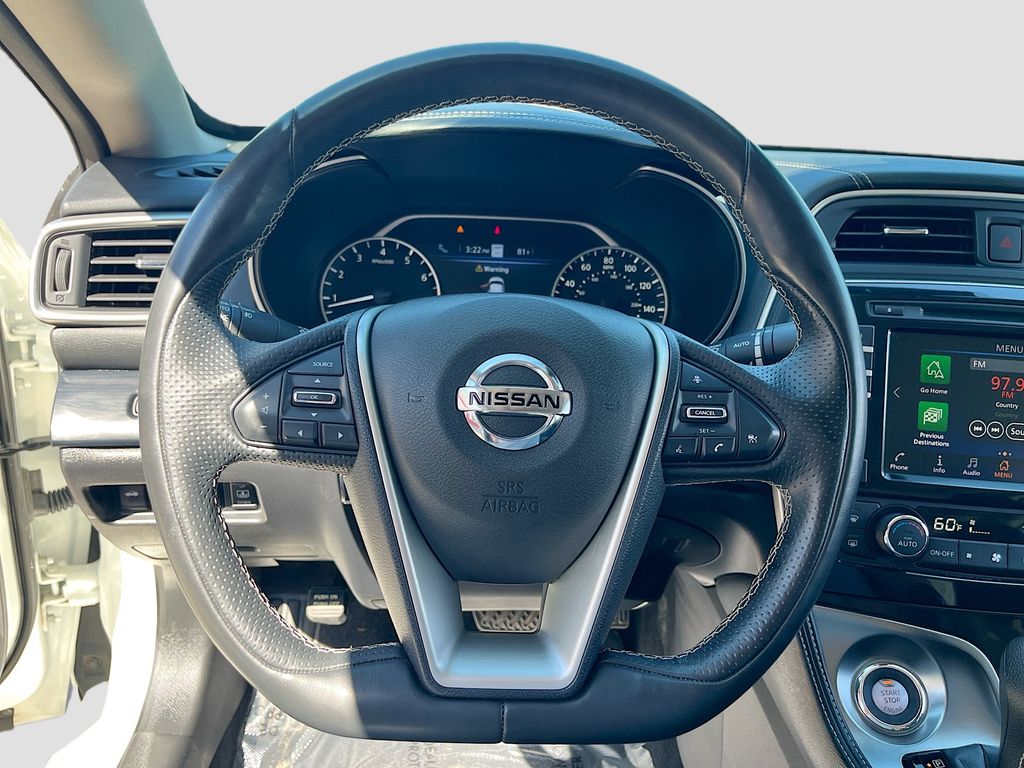 Used 2023 White Nissan Platinum image 11