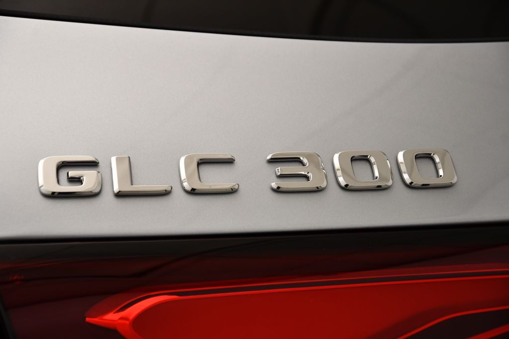 Thumbnail: 2025 Mercedes-Benz GLC - 9