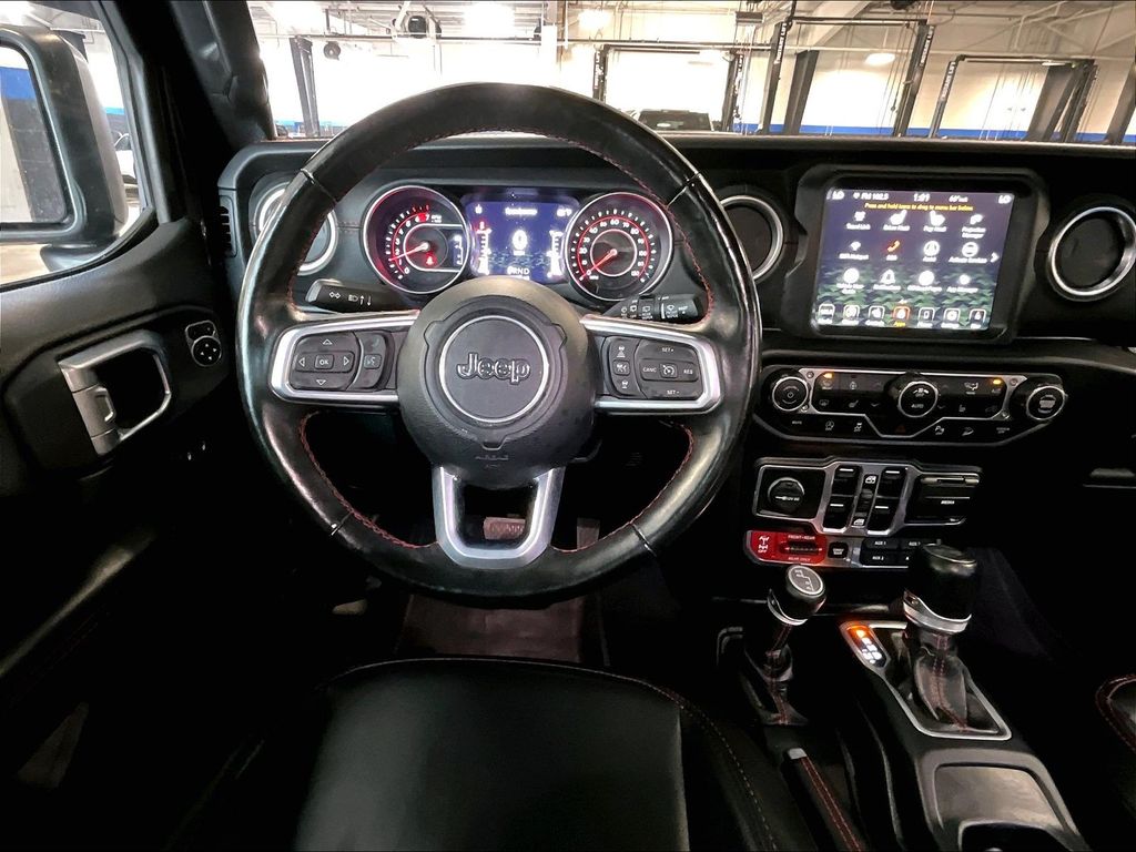 2020 Jeep Wrangler — photo 18