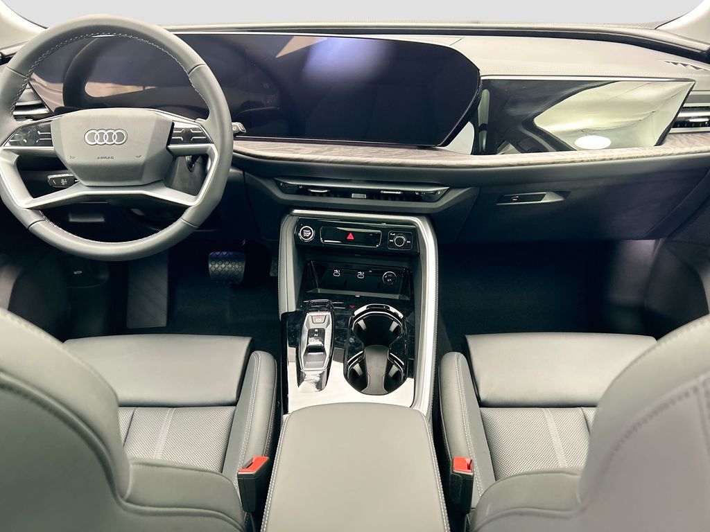 Thumbnail: 2025 Audi Q5 - 13