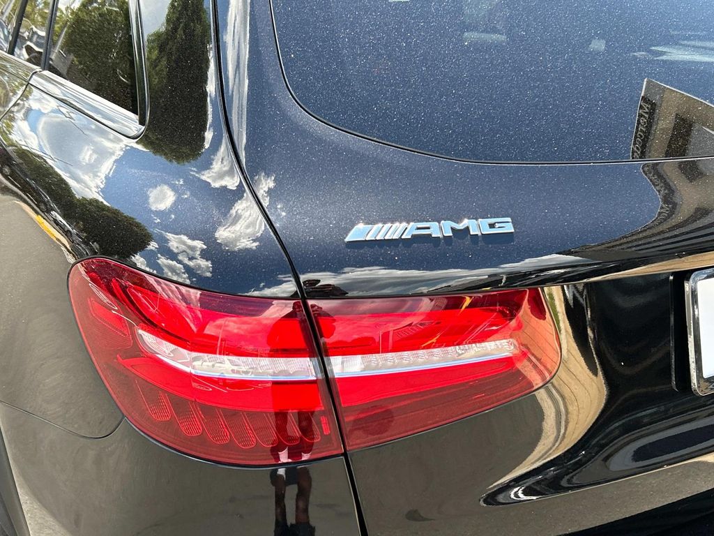 Thumbnail: 2019 Mercedes-Benz GLC - 10
