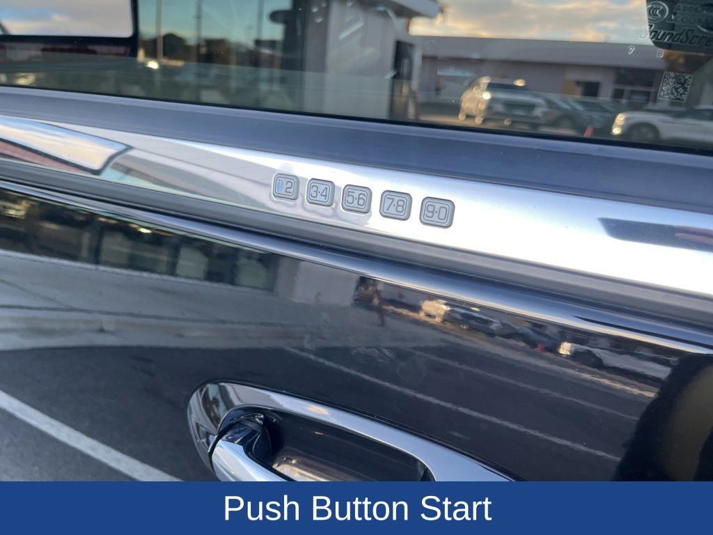 2017 Lincoln Navigator Select