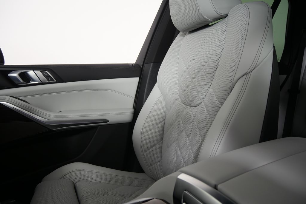 Thumbnail: 2026 BMW X5 - 22