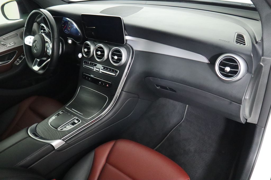 2021 Mercedes-Benz GLC 300 18