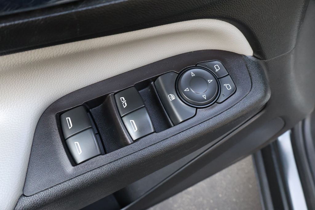 2021 Chevrolet Equinox LS 15