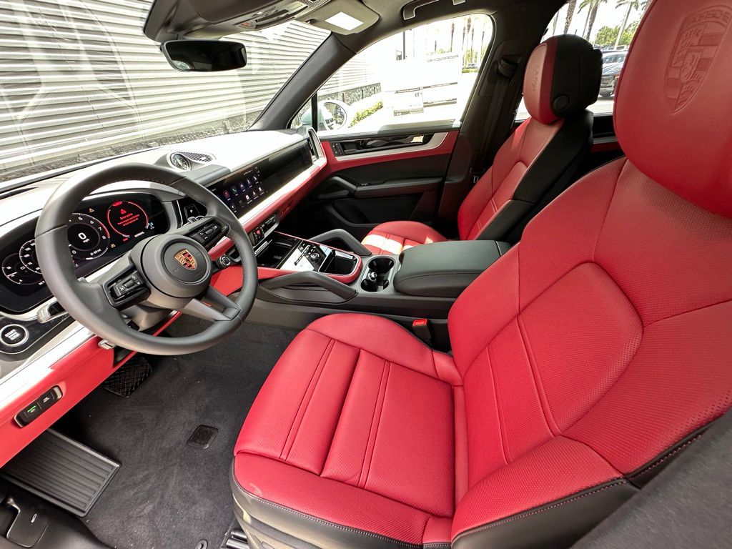 Thumbnail: 2026 Porsche Cayenne - 4