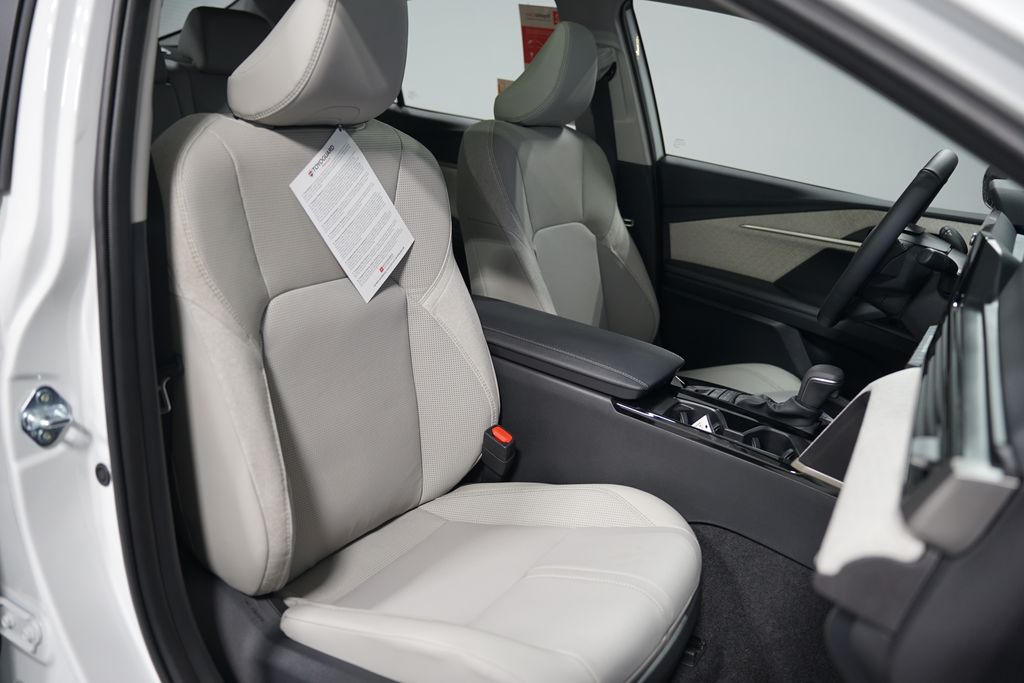 2025 Toyota Camry XLE 28